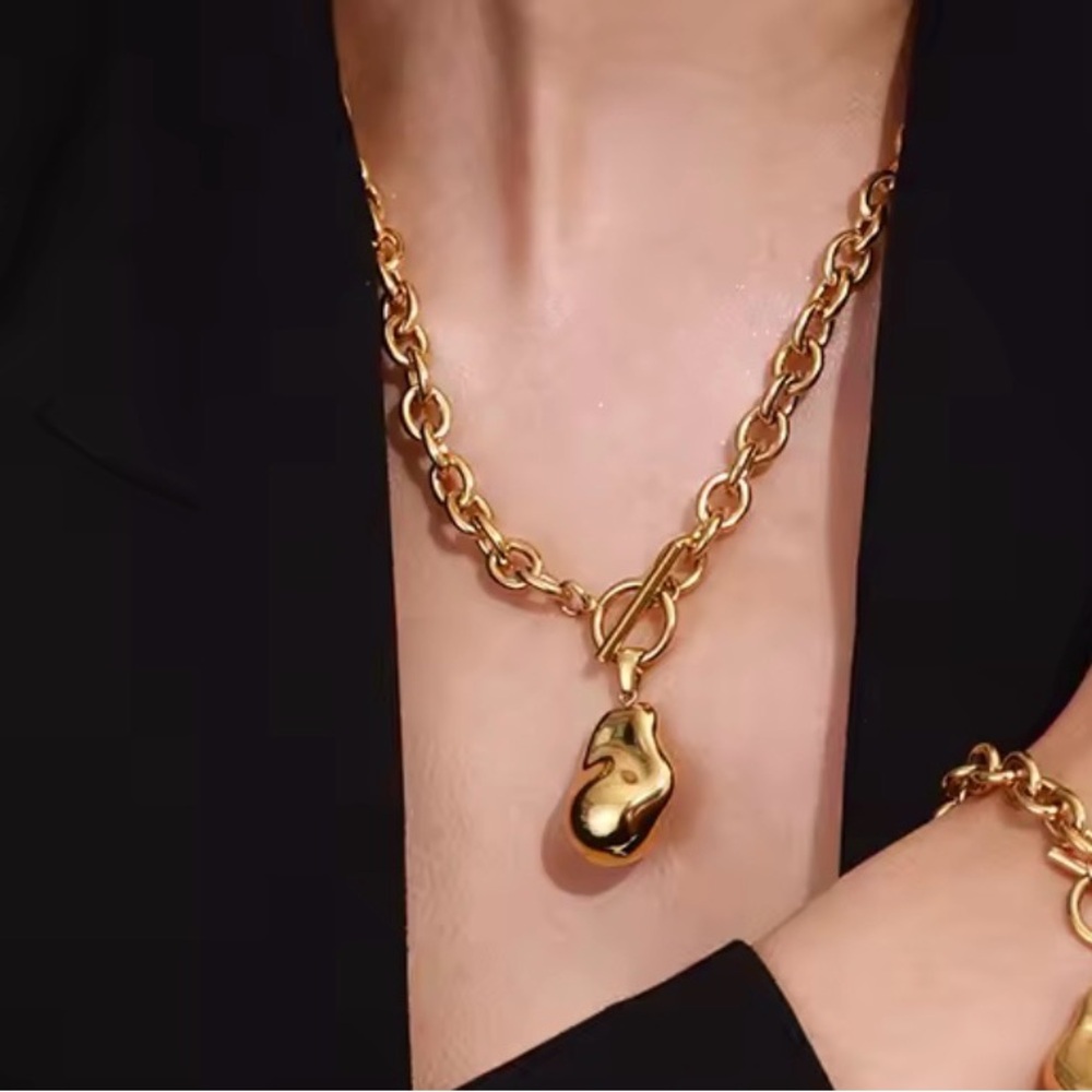 New 18k gold over stainless Elegant Gold Chain Necklace